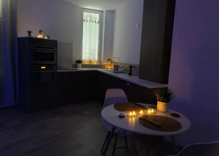 Апартаменты Cosy Jacuzzy Luxe Gare De *